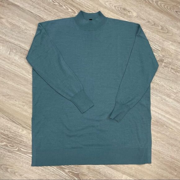 Uniqlo Wool Mock Neck Tunic Sweater With Side Slits - Picture 3 of 6